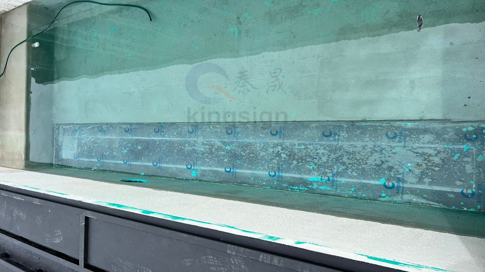 Panel acrílico para ventana de piscina sky